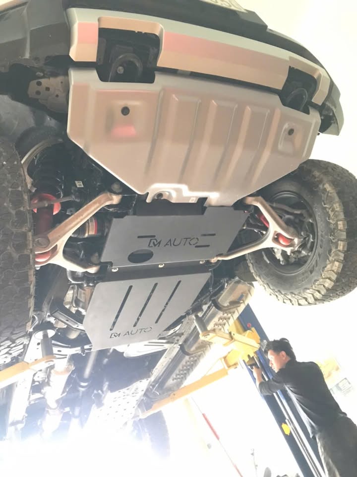 giáp gầm Ford Raptor 2026 của DM auto